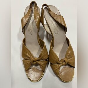 Chic Vintage Tan w/ Gold Trim Heels with Knot Accent
